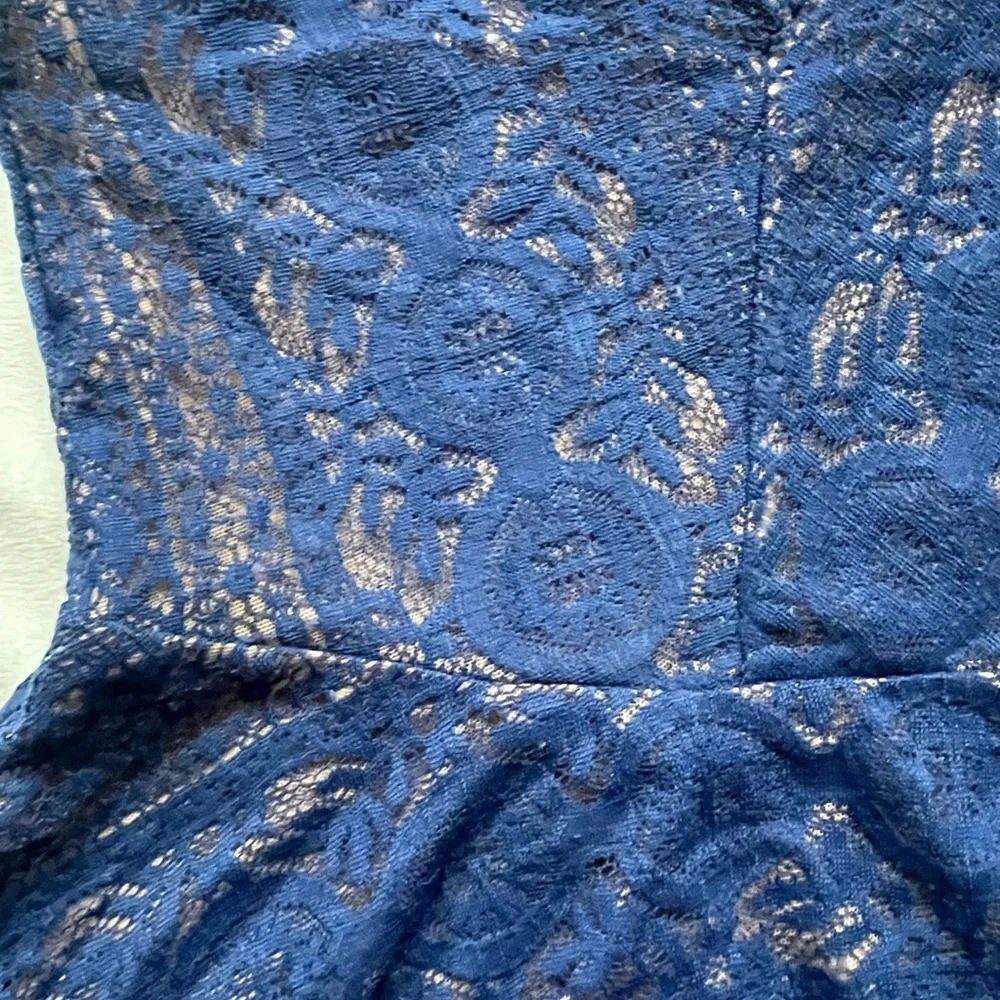 BCBG Maxazria lace top - Picture 4 of 4